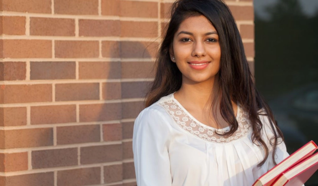 How to Write a Strong Scholarship Application